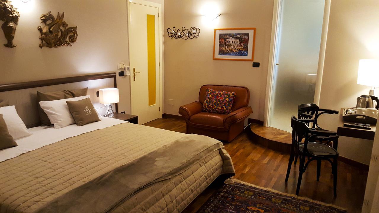 Bed and Breakfast Attico Barocco à Lecce Extérieur photo